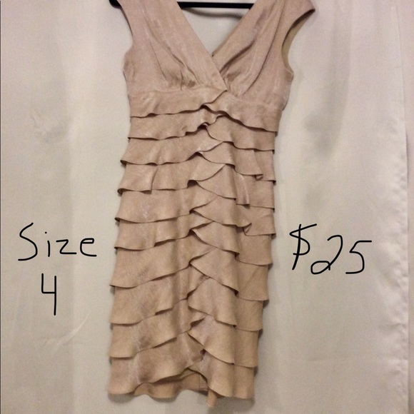 Dresses - Picture 2 of 8